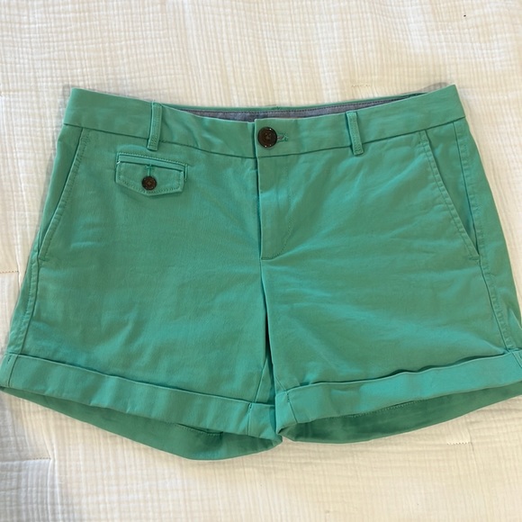 City chino. Mid rise short - Picture 1 of 2